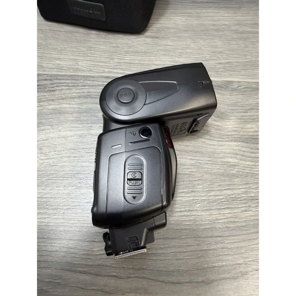 Nikon SB-700 Speedlight Camera Flash AF Photography Accessories W/ Case Tested